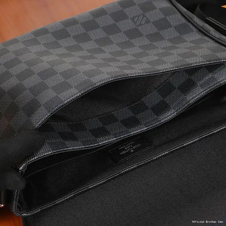 Official Brother Sam 2304DJ0041 Bag LV 0820